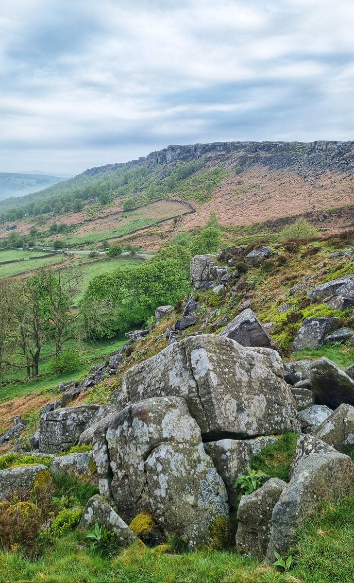 This morning's view from Baslow Edge, across Curbar Gap to Curbar Edge. #PeakDistrict