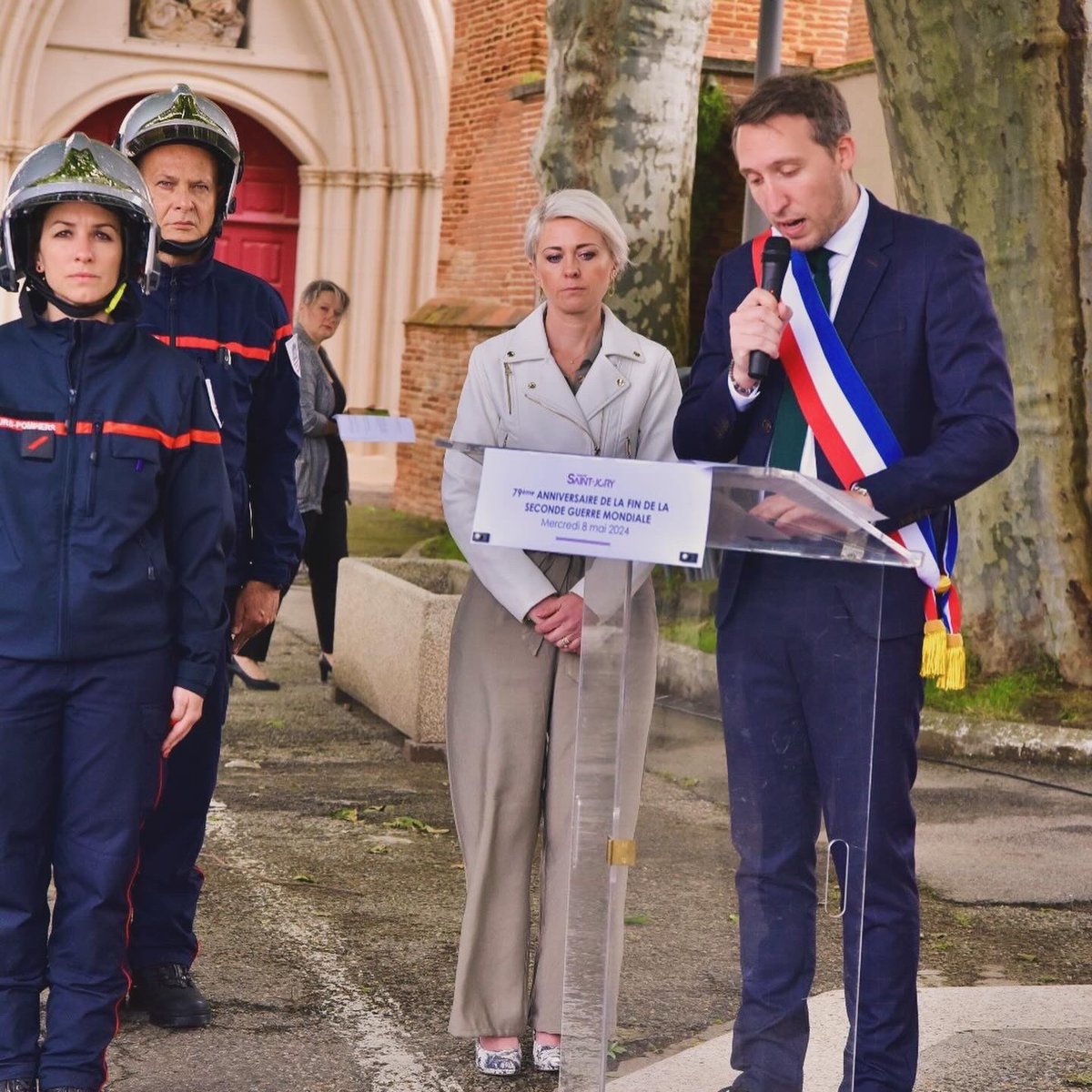 🇫🇷 Saint-Jory commémorait ce matin le 79ème anniversaire de la fin de la Seconde Guerre mondiale. 👉🏻 A cette occasion, un diplôme d’honneur des Anciens combattants a été remis au porte-drapeau André Averseng.