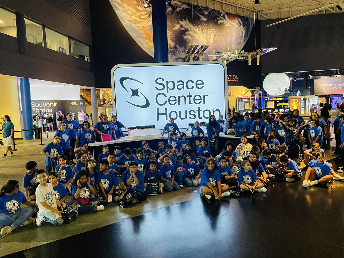 We took our scholars to @SpaceCenterHou and had a blast! #TeamWISE #STEMEducation @RosaSolis2127 @dra_snsanchez