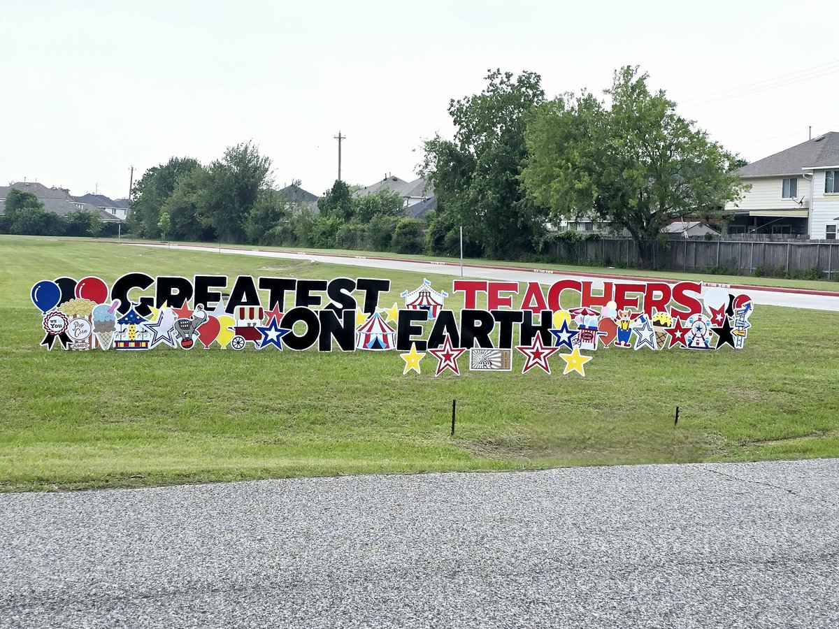 @Hill_AISD we have the Greatest Teachers on Earth! 🎪🎡🎉 @TrejoFuentes1 @BrendaBSanchez1 @mcanales118 @UgaldeY5 @AnaPValenzuela @GowerRegan @Ms_Alvarez_ #TeacherAppreciationWeek Day3 Thank you! @whiteconstance1 @Garciamari2001 @SheniceGary