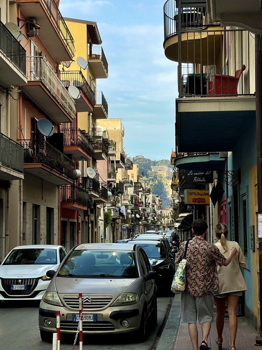 1000 🇱🇺🇯🇵 tweet media