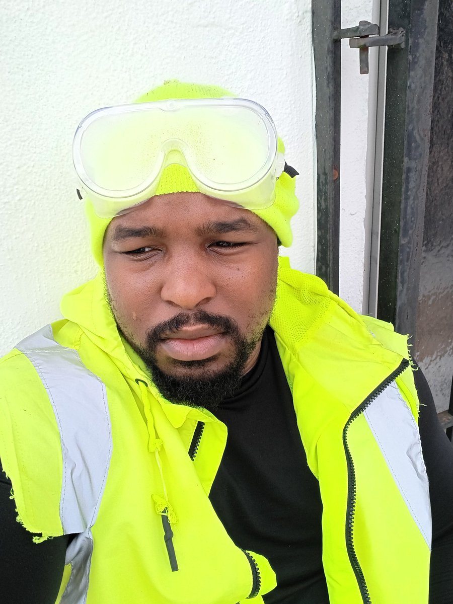 Marq Sebetha (@marqsebetha) on Twitter photo Hot as fuck today! Hot as fuck today!