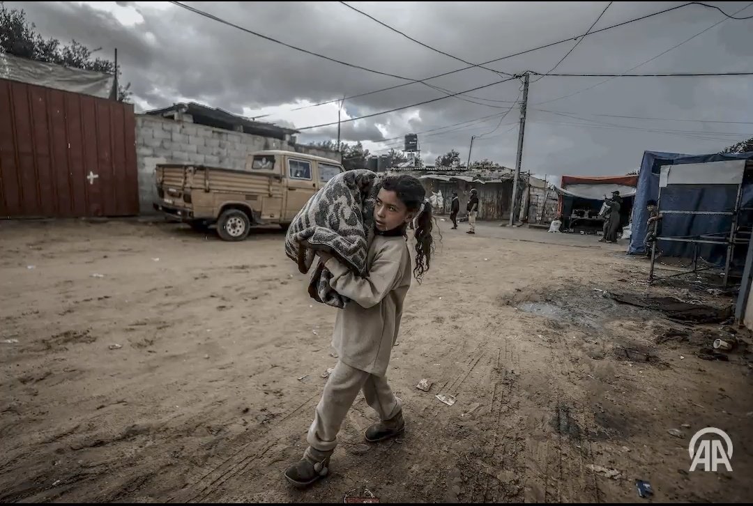 #Nakba2024 continues. Haunting images from a brave photojournalist on the group in #Gaza ✊🏻 #ZionistTerroristIsrael Always was. Always will be. 1947-2024. When will this evil be defeated? 👿🤬👹 #FreePalestine #DontStopTalkingAboutPalestine #GazaGenocide 🇮🇪✊🏻🇵🇸