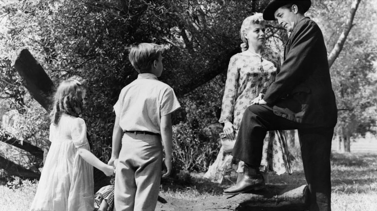 TUES MAY 14 6pm at Closer Looks - Paul Barnes will present 'Night of the Hunter' by Charles Laughton starring Robert Mitchum as a sinister traveling preacher who sets his sights on a gullible young widow and her family. Get tix here: ccasantafe.org/event/the-nigh…