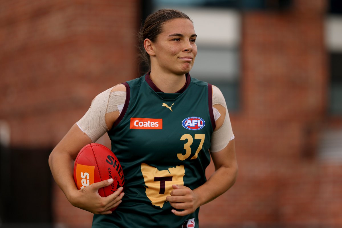 Congratulations to @TasmaniaDevils_ utility Tunisha Kikoak who has been signed by Fremantle for the 2024 AFLW season 🔥 In addition to her impressive performances for the Devils in recent seasons, Kikoak has also represented the Allies and U23 All-Stars. #GenNext