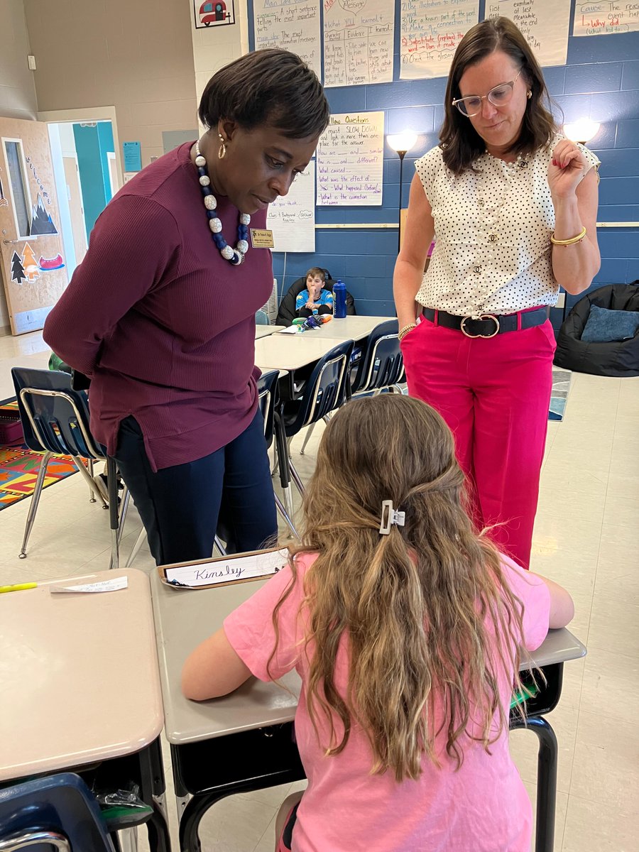 Members of the NCDPI Piedmont Triad Regional Support Team accompanied Regional Director @DiggsTosha in a visit to Cedar Ridge Elementary @SurryCoSchools. It was an impactful visit and everyone enjoyed the innovative, literacy-rich learning environment! #NCRethinkEd 💚 📚