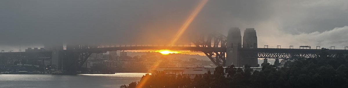 colster's tweet photo. @abc_breakfast @SciNate @TomSaundersABC https://t.co/K4v6A2DZbb