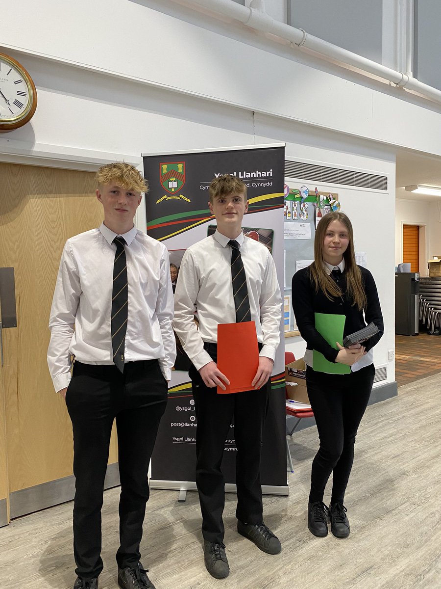 Ysgol Llanhari tweet media