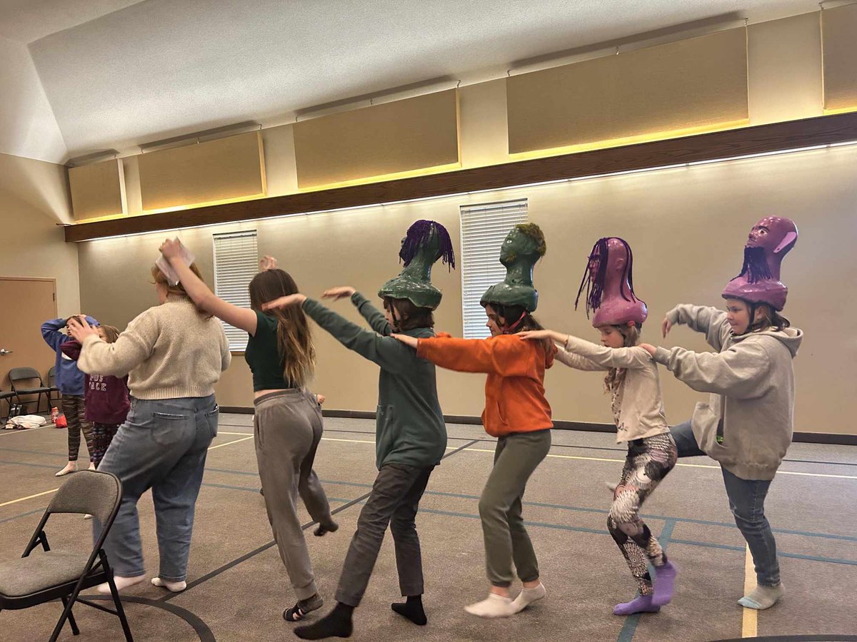Our Theatre is my Passion program participants are busy rehearsing to bring ‘The BFG’ to life!

Tickets are on sale NOW for this wonderful show! Bring the whole family for some theatrical fun!
tickets.algonquintheatre.ca/TheatreManager…

#livetheatre #youth #theatreismypassion #supportlocal