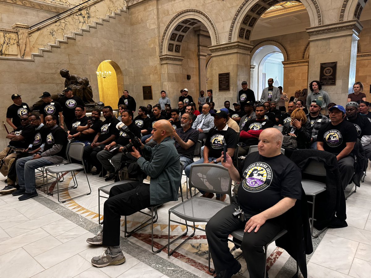 Yesterday, I was honored to stand in solidarity w/ #DriversDemandJustice Coalition, led by @32BJSEIU, Machinists & @CPAJustice to speak about the urgency of passing bill to allow Uber & Lyft drivers the right to form a union, & demand Uber withdraw its ballot initiatives #mapoli