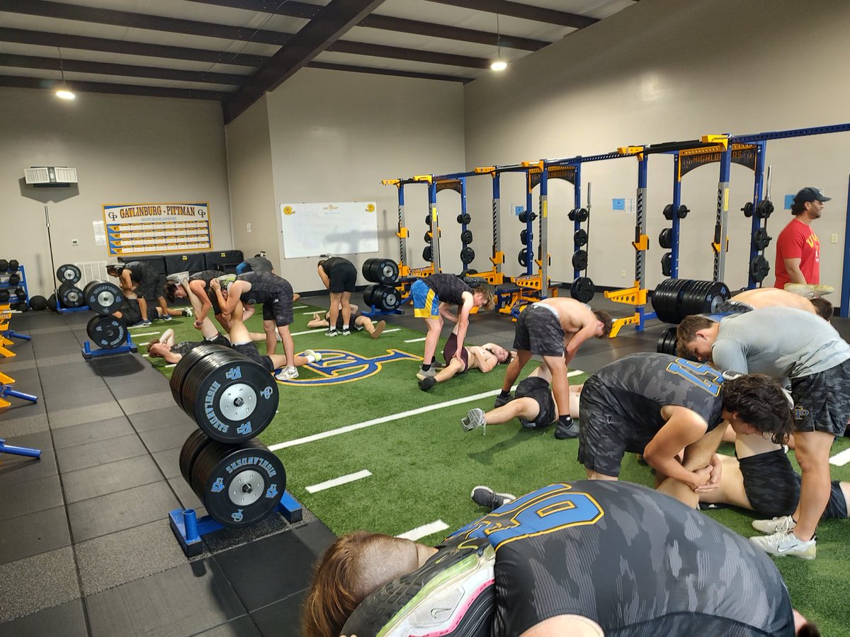 With some at a track meet and storms outside, The Highlanders took a day for a good recovery lift! Every day you get better or you get worse....no-one stays the same! #MtnTough