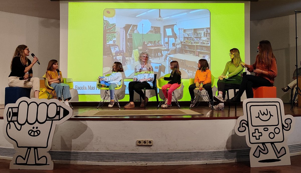 masiperera's tweet photo. 📚 Ahir vam assistir a la Jornada Final de #Bibliotech a l’@ETSABarcelona! 15 centres amb ganes de transformar les seves Biblioteques. 

🗣️La Blanca i la Foix van explicar la seva experiència en aquest projecte a l'escola i la seva relació amb la lectura! 

 @FundacioBofill https://t.co/cHs0HgaYtZ