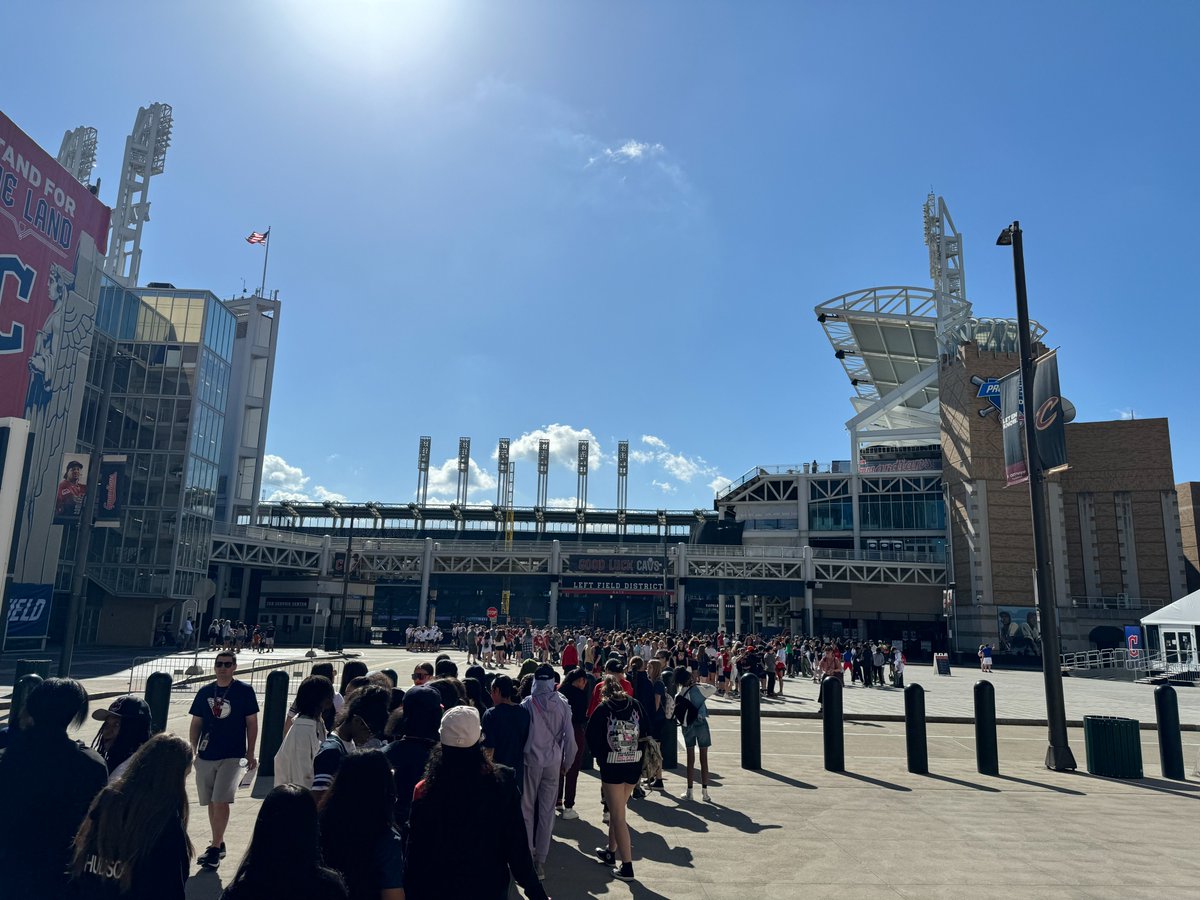 The TIES team and Ohio STEM communities had an amazing time at the Guardians' STEM Day today! Over 3,000 students from Greater Cleveland came to Progressive Field for some AWESOME STEM learning activities (and a Guardians win!)⚾️🚀 #STEMAllStars #GuardiansSTEMDay