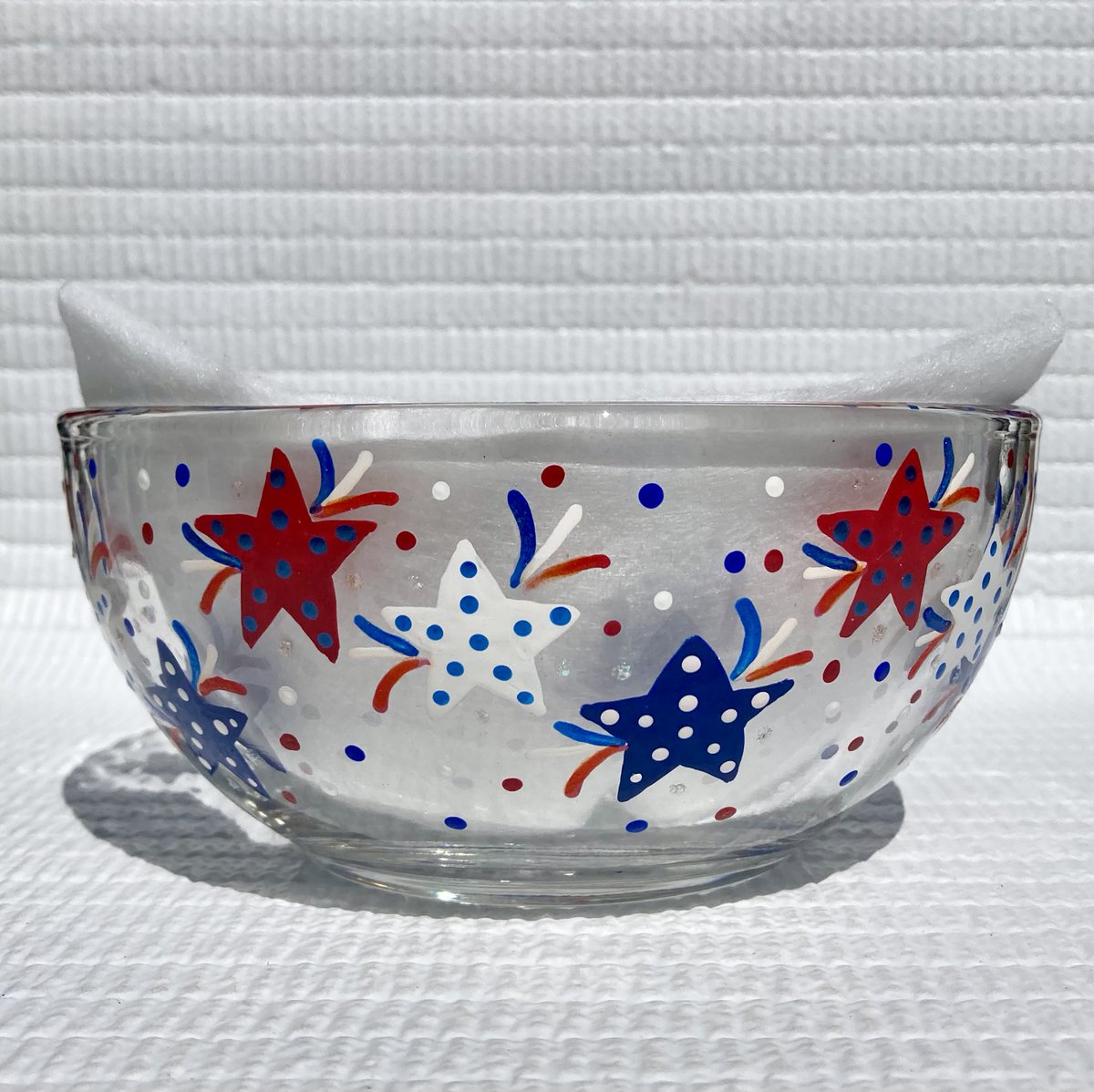 Check out this Summer candy dish etsy.com/listing/172217… #summercandydish #summerdecor #starcandydish #SMILEtt23 #CraftBizParty #patrioticbowl #etsy #etsyshop #starbowl #4thofjuly