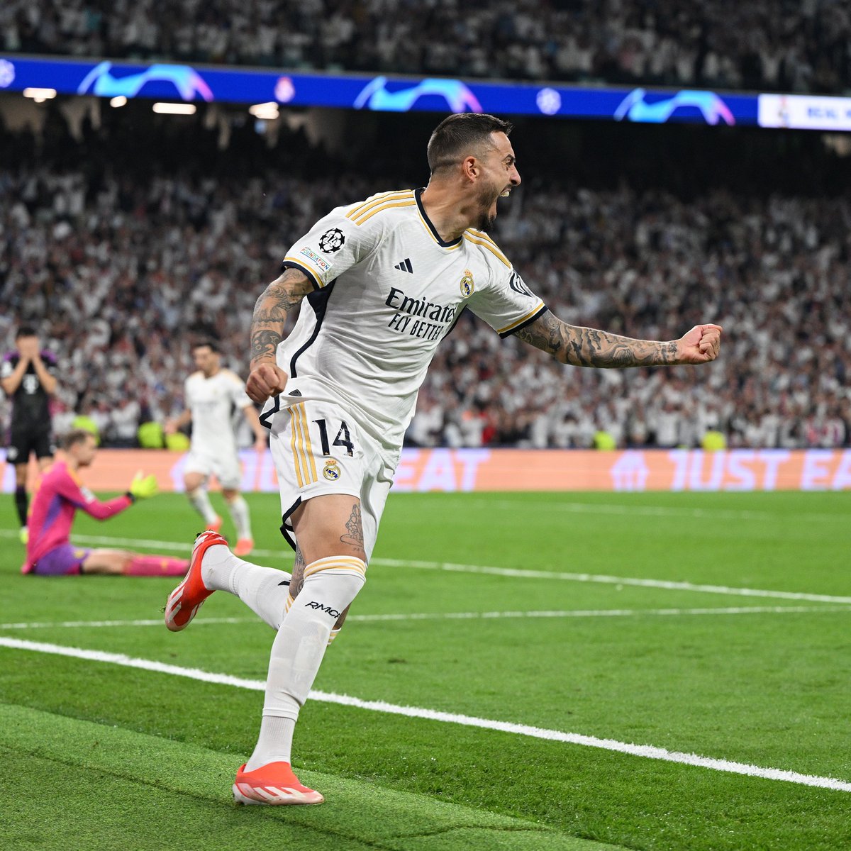 Absolute scenes in Madrid. Two late goals from Joselu have turned this #UCL semi-final around and the Bernabéu is rocking!