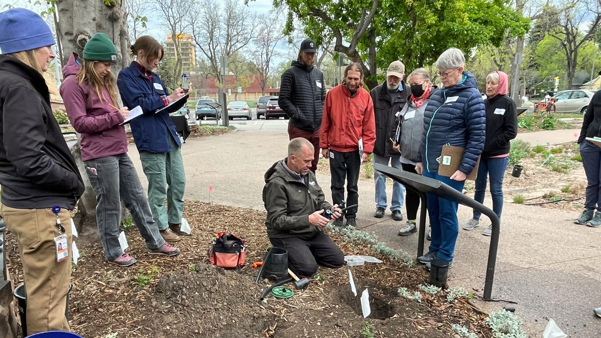 💧This week, we taught folks how to convert sprinklers into drip irrigation systems! Participants saw a live demo, practiced with tools, and got expert answers to their questions.

🌱Our Water Conservation team has lots of upcoming classes for those into irrigation and gardening: