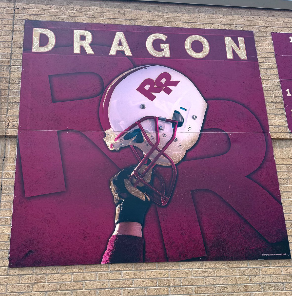 Thank you @cmoorefrog for your time today! 
@RoundRockFB 

DRAGONS ---> BULLDOGS 

#TooLiveU | #PupsUp