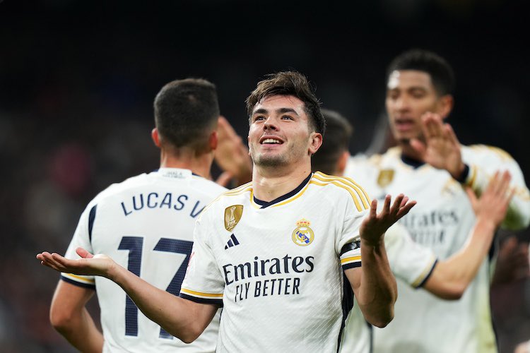 Brahim Diaz 🇲🇦 et le Real Madrid 🇪🇸 se qualifient pour la finale de la Ligue des champions. Noussair Mazraoui 🇲🇦 et le Bayern Munich 🇩🇪 quittent la compétition.