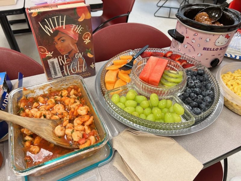 Another great community @MacArthurCards book club celebrating foods that remind us of home. Great food, great discussion! Only one more book club to go! @IrvingLibraries @Macparentcenter