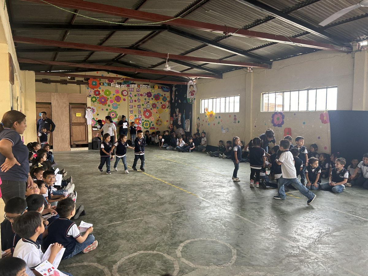 Robin_McCoy_'s tweet photo. I went from being a HS principal to serving as a teacher in Guatemala. 

It was beautiful. Don’t hesitate if you need/want to serve in this way. Run toward the opportunity! 

This experience will end soon and I’d love to help others experience this. ❤️

Ps. It’s warm all year!😃 https://t.co/7QwjKzCyq9
