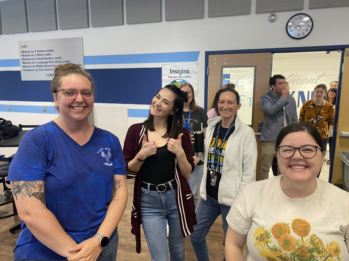 HarnsMarshMS's tweet photo. Teacher Appreciation: Family Breakfast ๐ Thank you admin & our wonderful cafe staff for the AMAZING breakfast! #OTOF #HMMS https://t.co/KXjLOpzU9D
