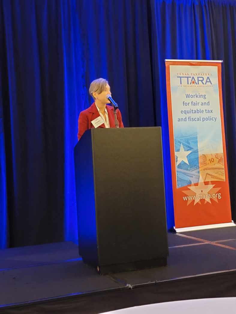 Rode 'Shotgun' at a very informative keynote presentation by Lieutenant Governor @DanPatrick at the Texas Taxpayers and Research Association (@txtaxpayers) Luncheon in Houston. Special thanks to TTARA President Jennifer Rabb, who had the room full!   Lt. Governor made a great…