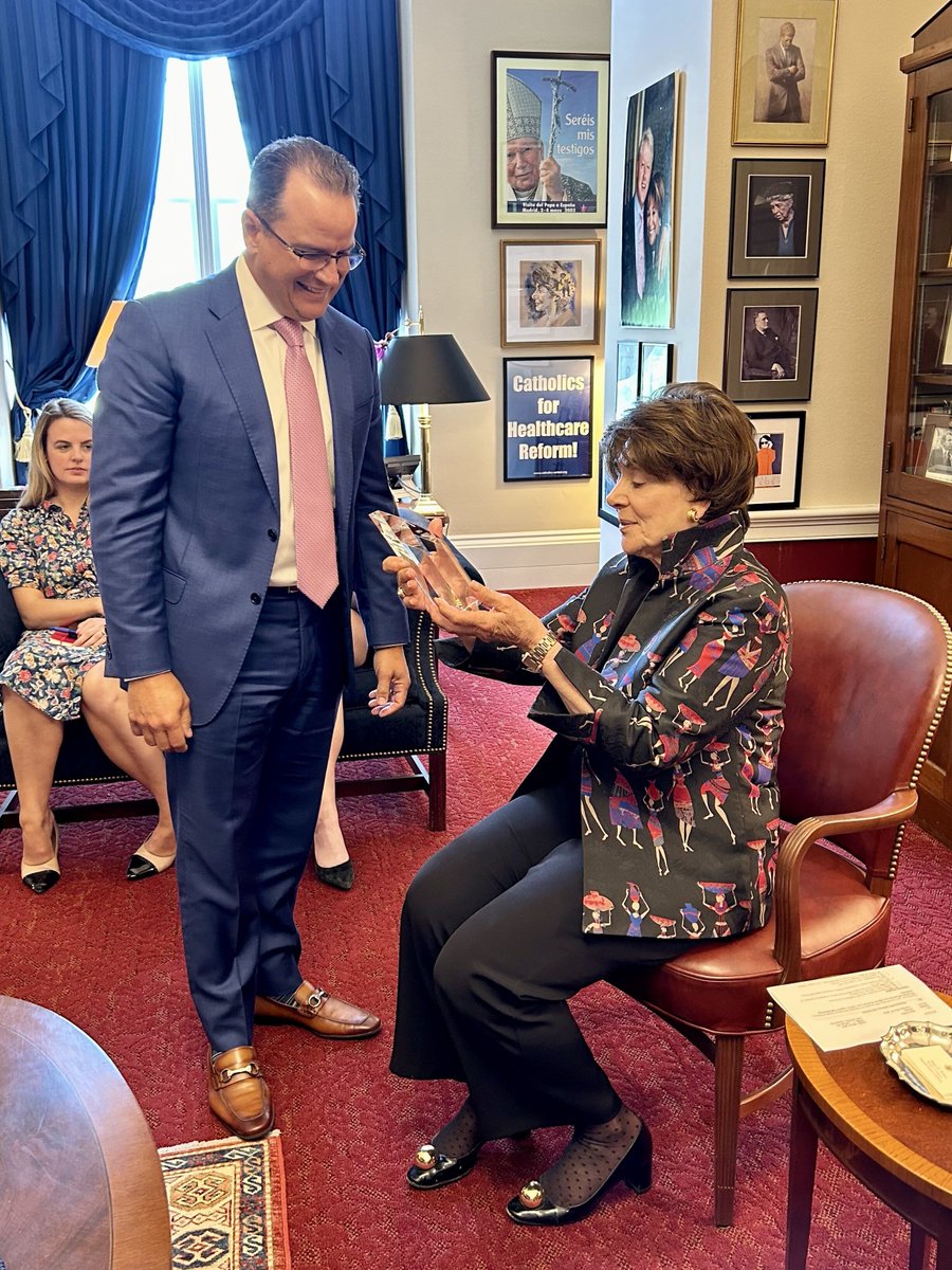 @CALifeSciences were honored to present our 2024 Visionary Awards to @RepAnnaEshoo  @RepRaulRuizMD, Rep. @JayObernolte, and @RepJimmyPanetta for their leadership in advancing policies that promote life sciences research, investment, and innovation.  #HealthEquity #PatientAccess