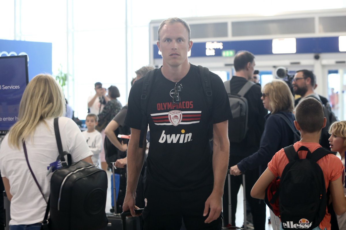 LSikma_Fans's tweet photo. When you notice that Luke will back to Berlin...

...for being in the @EuroLeague Final Four with @Olympiacos_BC!

So happy for him and the team! #olympiacosbc https://t.co/VoBckNXeSM