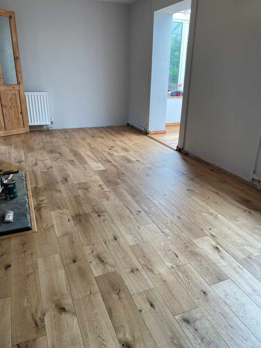 We supplied and fitted this brushed and oiled Solid Oak strip flooring to this lounge. 
#soild 
#oak
#wood 
#flooring 
#installation 
#oldcolwyn 
#northwales