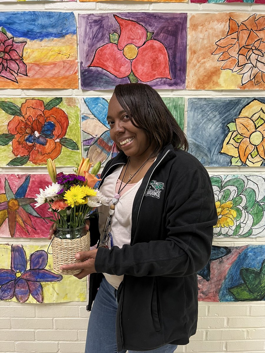 Congratulations to Ms. Sheena Anderson, #OakdaleSTEAM Support Staff Member of the Year! 👏🐉