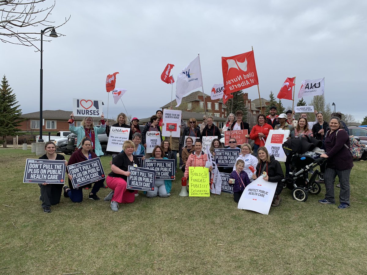 Safe staffing saves lives! Camrose nurses gathered outside St. Mary’s Hospital today to celebrate #NursesWeek and stand up for safe patient care in their community. #NeedNursesAB #AbNurse #ableg