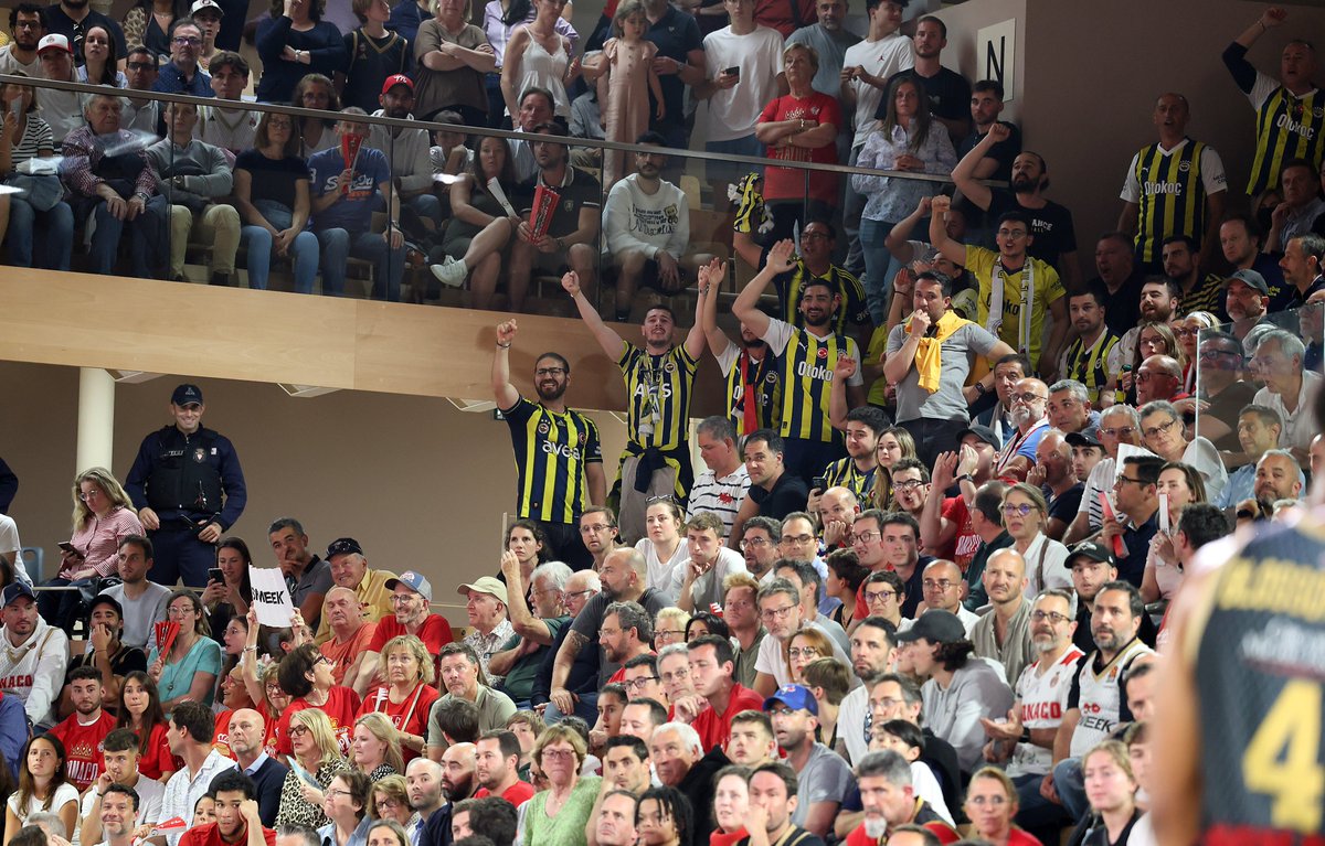 Fenerbahçe neredeyse taraftarı oradadır! 💛💙

Berlin'de görüşmek üzere! 👋

#YellowLegacy #EuroLeague