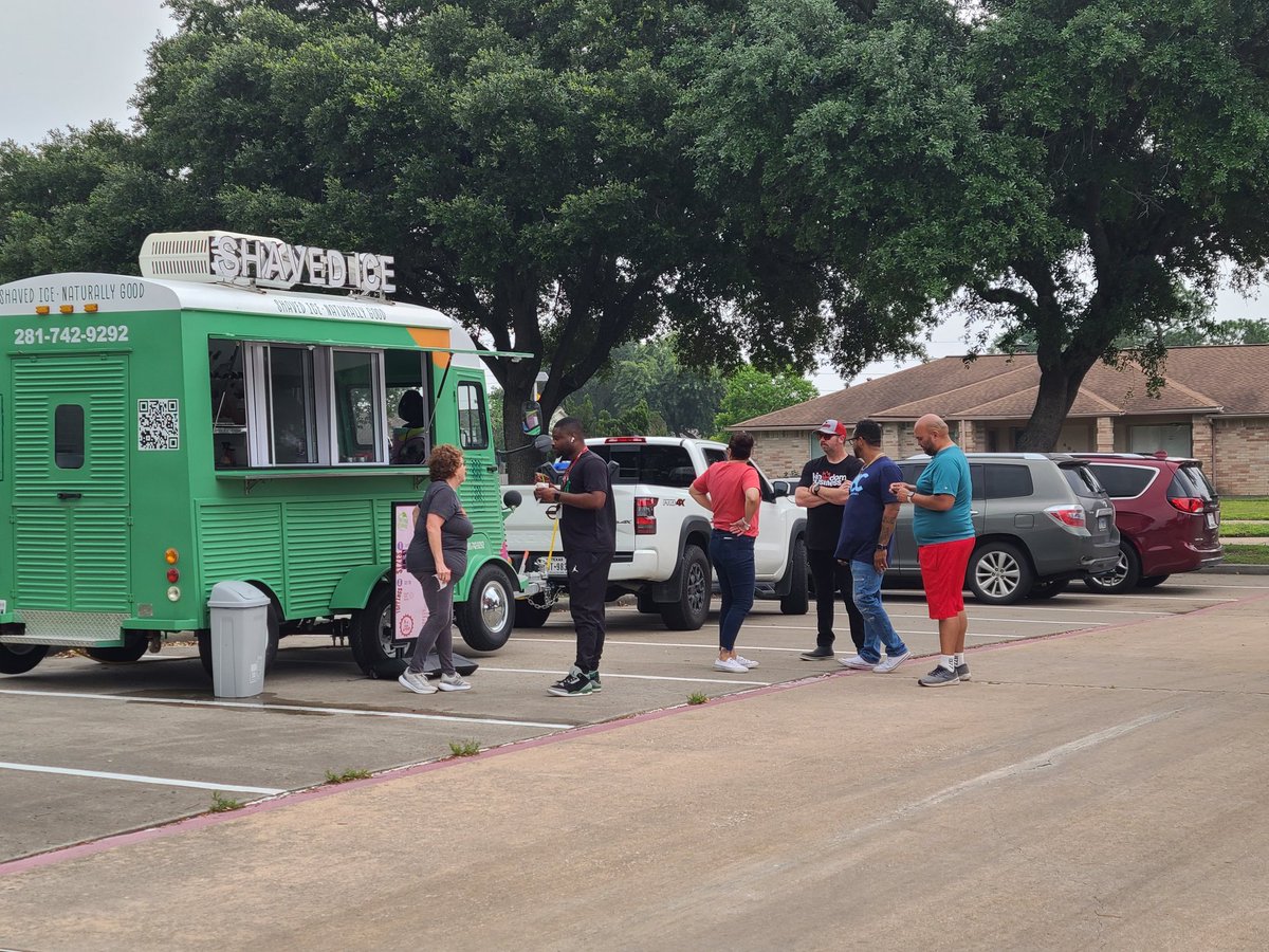 ❄️ Day 3 of Teacher Appreciation Week was a chilly delight! The coolest staff in Alief ISD got a sweet treat from the RAD Ice Truck today. Thank you, Your Story Church Tx for cooling us off in style! #TeacherAppreciationWeek #RADIceTruck 🎉