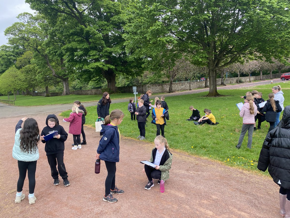 Another week and another trip to Kinneil Woods made possible by ‘The Conservation Volunteers.’ This week we focused on looking at the local landscape. We looks at physical and man made features to create a map of part of the Kinneil Estate @Kinneil_PS @TCVtweets