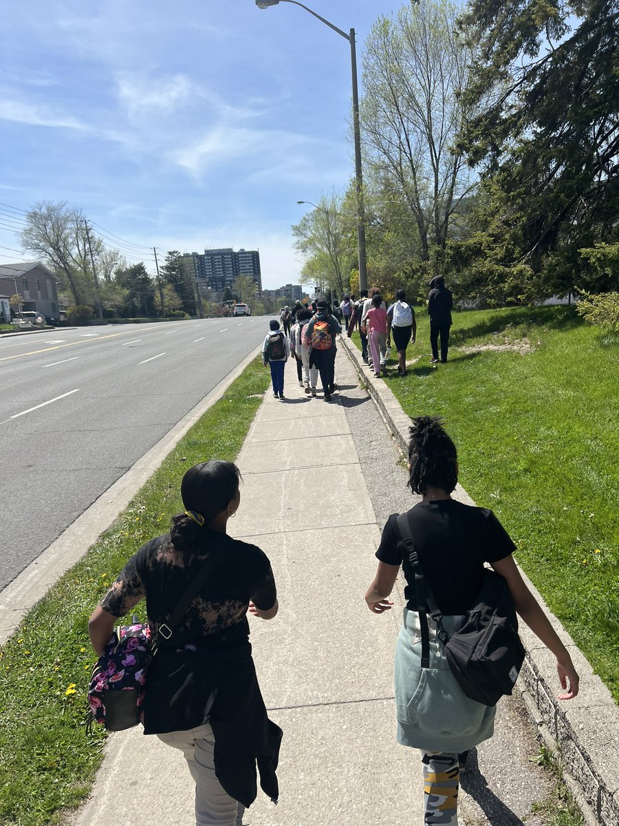 Yesterday’s weather was so good that we took advantage of it and did a community walk <a href="/tdsb_SMPS/">St. Margaret's PS</a>! Everyone was in good spirits after that and it was great to see some local wildlife! #MentalHealthAwareness #naturewalk #grade56