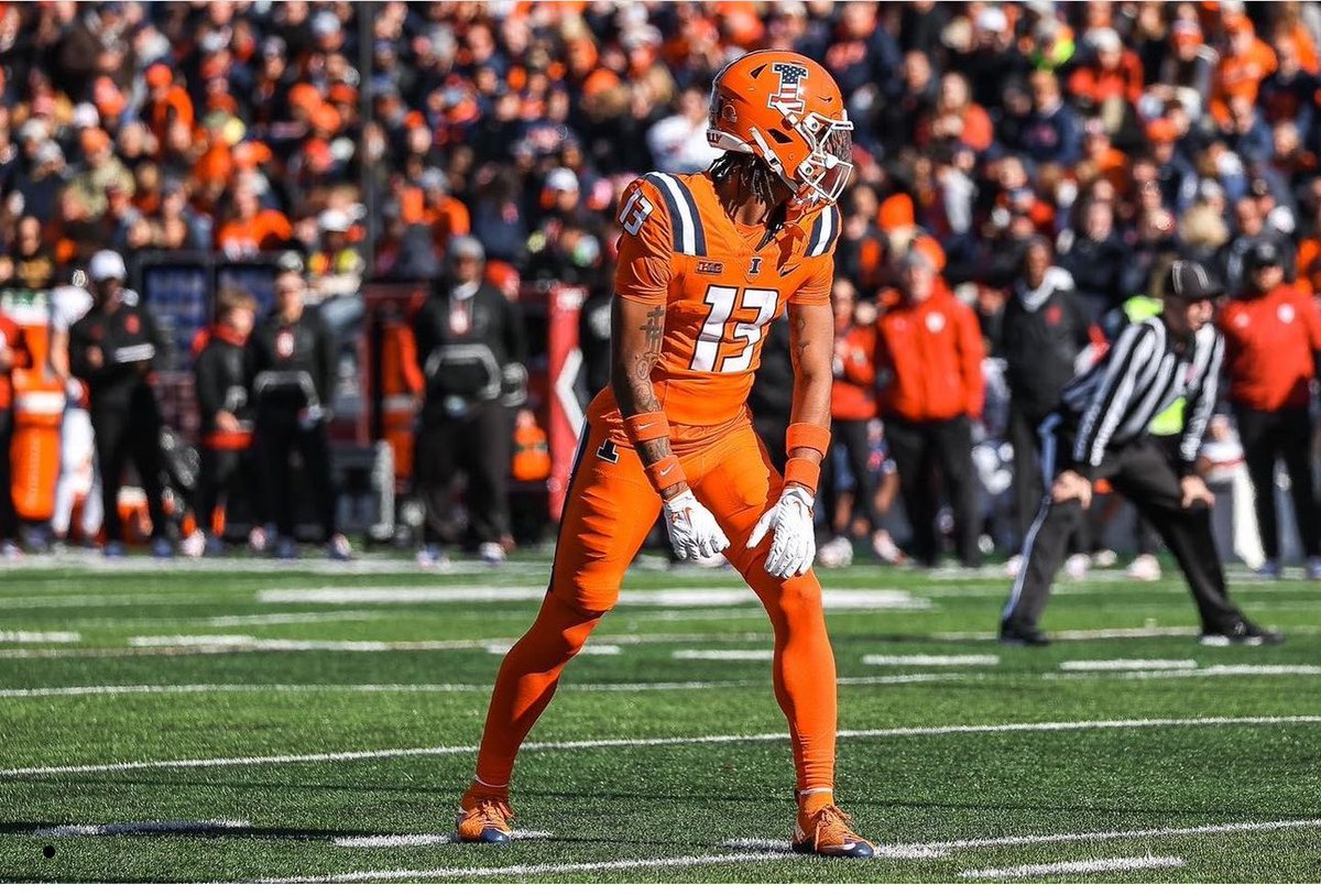 #AGTG After a great conversation with @coachjstepp I am blessed to receive an offer from The University of Illinois @IlliniFootball @IamClint_C @AllenTrieu @EDGYTIM @SWiltfong_ @CoachMac44 @SFHSFBWheaton