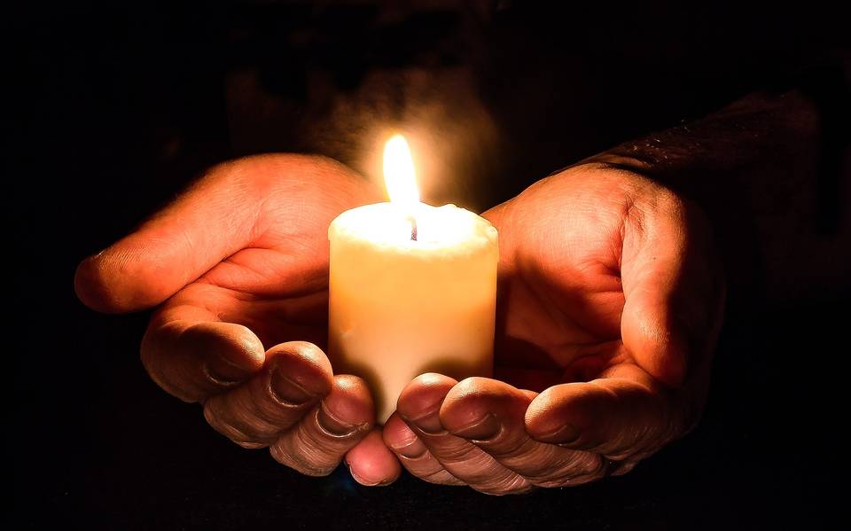 Vamos a hacer una cadenita de oración en X para que no se nos vaya la luz en la noche 🙏🥹 #OndaDeCalor