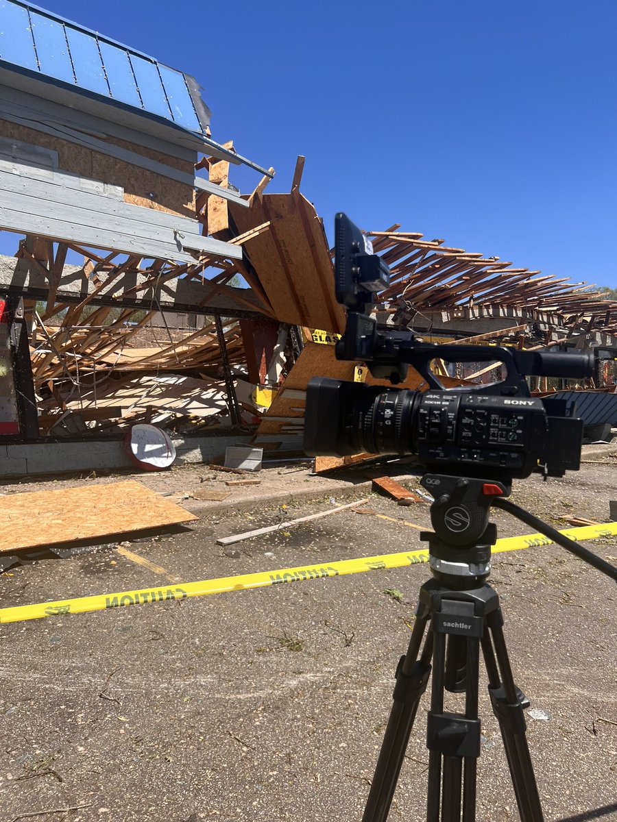 The damage at Jude’s Barbershop in Portage Michigan…supervisors are worried about the lean of the building and the chances of the entire structure coming down. Full report on abc57.com and a live look at 5:30 and 6 on @ABC57News 📺