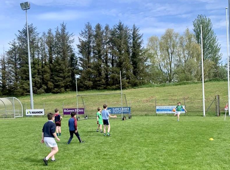 Well done to over 200 P4/5 pupils from St.Josephs, St.Ronans, St.Macartans, St.Tierneys & St.Marys NTB taking part in their participation blitz @stpatsgfcdonagh Thanks to all the Teachers & Sch staff for their help & @stpatsgfcdonagh for use of their pitch & great facilities.