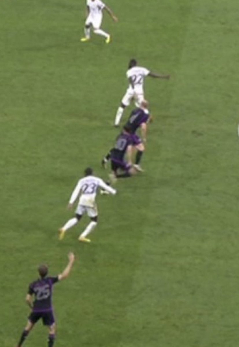 PARA CUALQUIER EQUIPO SERÍA POSICION CORRECTA, LA VARIABLE APARECE CUANDO JUEGAS CONTRA EL VERDADERO CLUB DEL RÉGIMEN, AHÍ, ES CUANDO TODO CAMBIA Y TODO VALE. 

HISTORIA MANCHADA DESDE 1902.