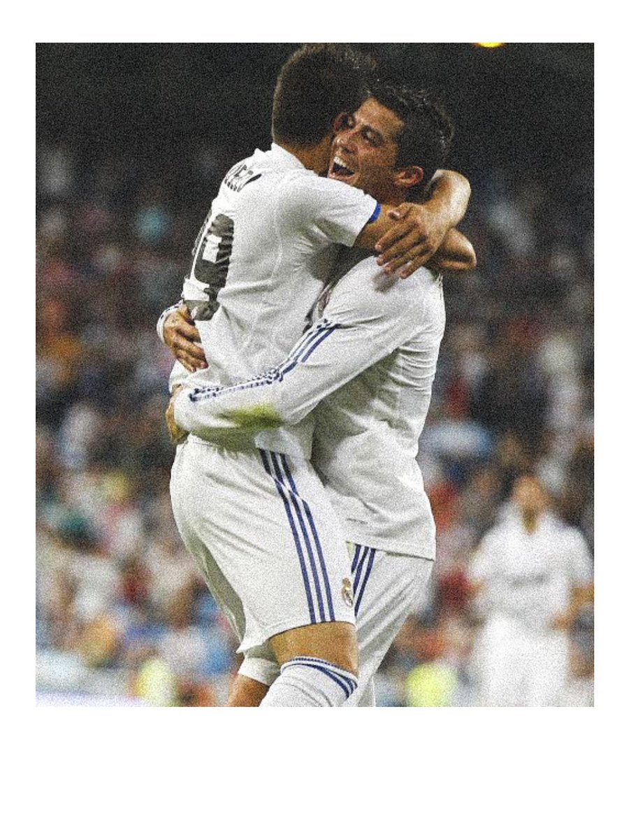 تربية الأسطورة هلااا مدريييد 🤍🤍🤍🤍
#ريال_مدريد