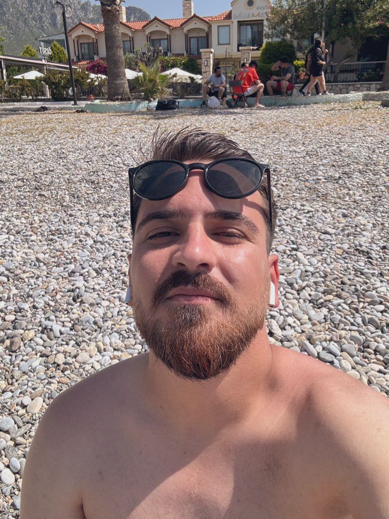 Yeni iş hayatında başarılar @ibrahimgrealish 
Memleketine hizmet edeceğin için gururluyum