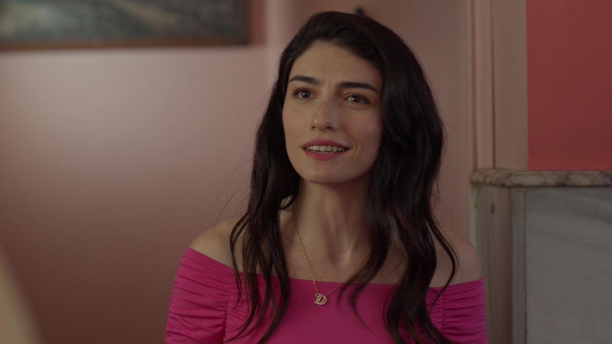 Bİ GÜLÜŞÜ VAR SİZLERE ÖMÜRR  #incitaneleri #hazarergüçlü