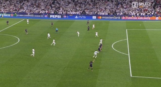 This is offside btw i don’t know why everyone’s complaining