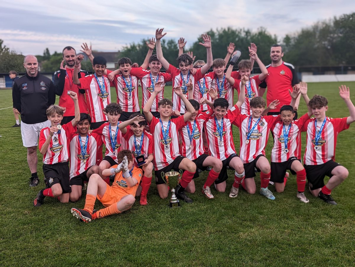 U13 Giants are @tdjfl cup champions🏆a great display of character, tenacity, plenty of footballing ability and effort . Never gave up with a narrow margin 5-4 result. Well done all players with special mention to Somanna & Parker who couldn't play tonight.#oneteamtogether
