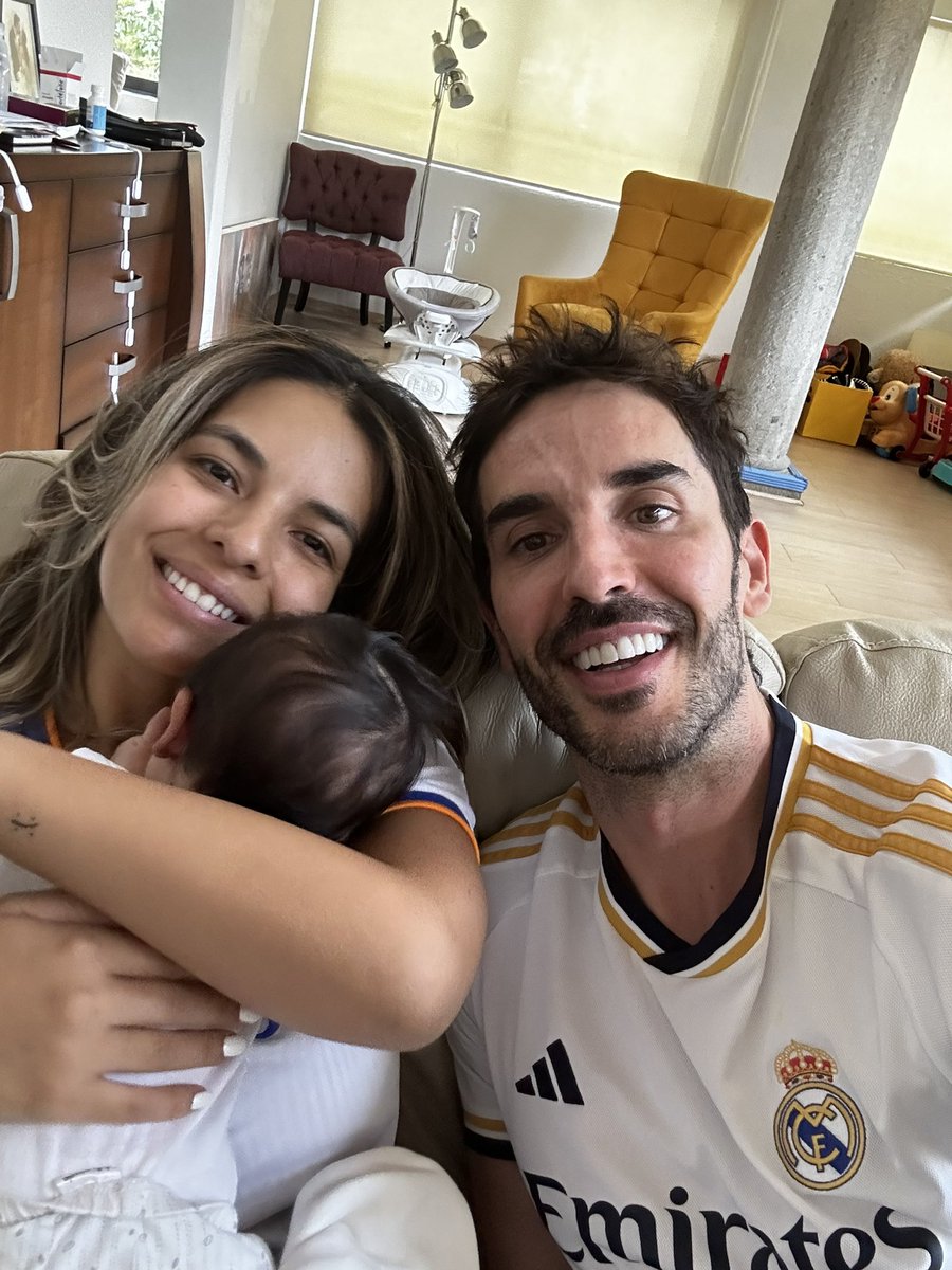 Desperté a mi hijo al celebrar el segundo gol del madrid, pero mereció la pena! Estamos en la final! Hala Madrid!!! #HalaMadrid #RealMadrid