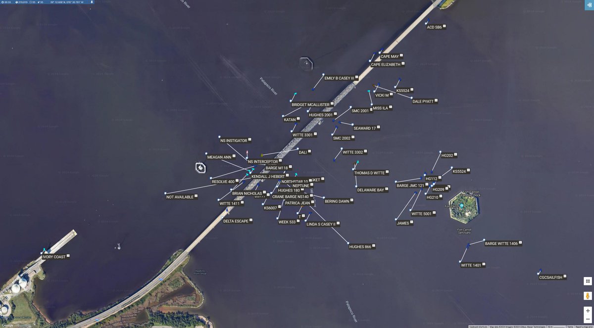 #BaltimoreBridge #Dali Here is a look at the vessel traffic near the bridge collapse sit. #vesseltracking by @BigOceanData
