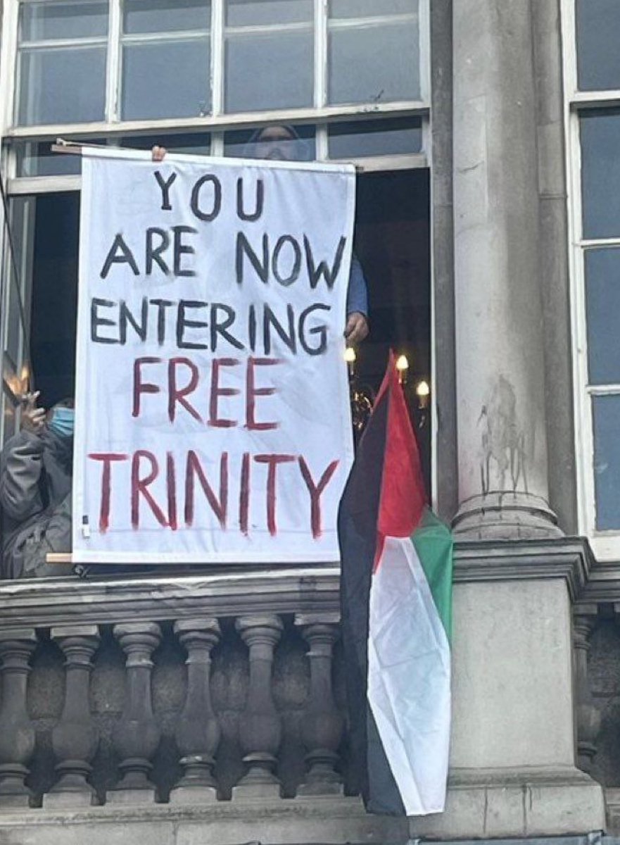 Taking heart & hope from today’s news that @tcd has agreed to work towards total divestment from Israeli institutions. Míle buíochas to students all around the world taking a stand against their institution’s complicity in Israel’s complicity against Palestine🇵🇸 #BDS