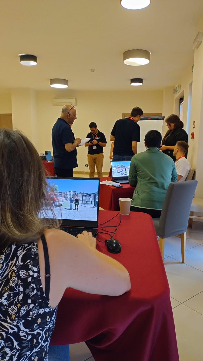 CRIMEDIM's tweet image. 🚀 Today at #EMDM2024, our Students delved into immersive training experiences! One group explored virtual reality simulations, while another tackled intense table-top exercises.
🌐 Find out more here: dismedmaster.com

#CRIMEDIM #UPO #REGEDIM #VUB #EMDM