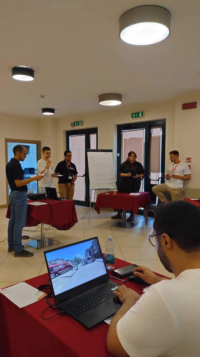 CRIMEDIM's tweet image. 🚀 Today at #EMDM2024, our Students delved into immersive training experiences! One group explored virtual reality simulations, while another tackled intense table-top exercises.
🌐 Find out more here: dismedmaster.com

#CRIMEDIM #UPO #REGEDIM #VUB #EMDM